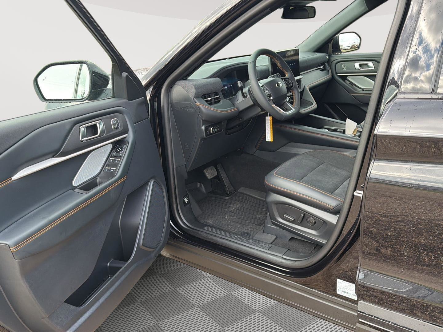 2026 Ford Explorer Tremor - Photo 15