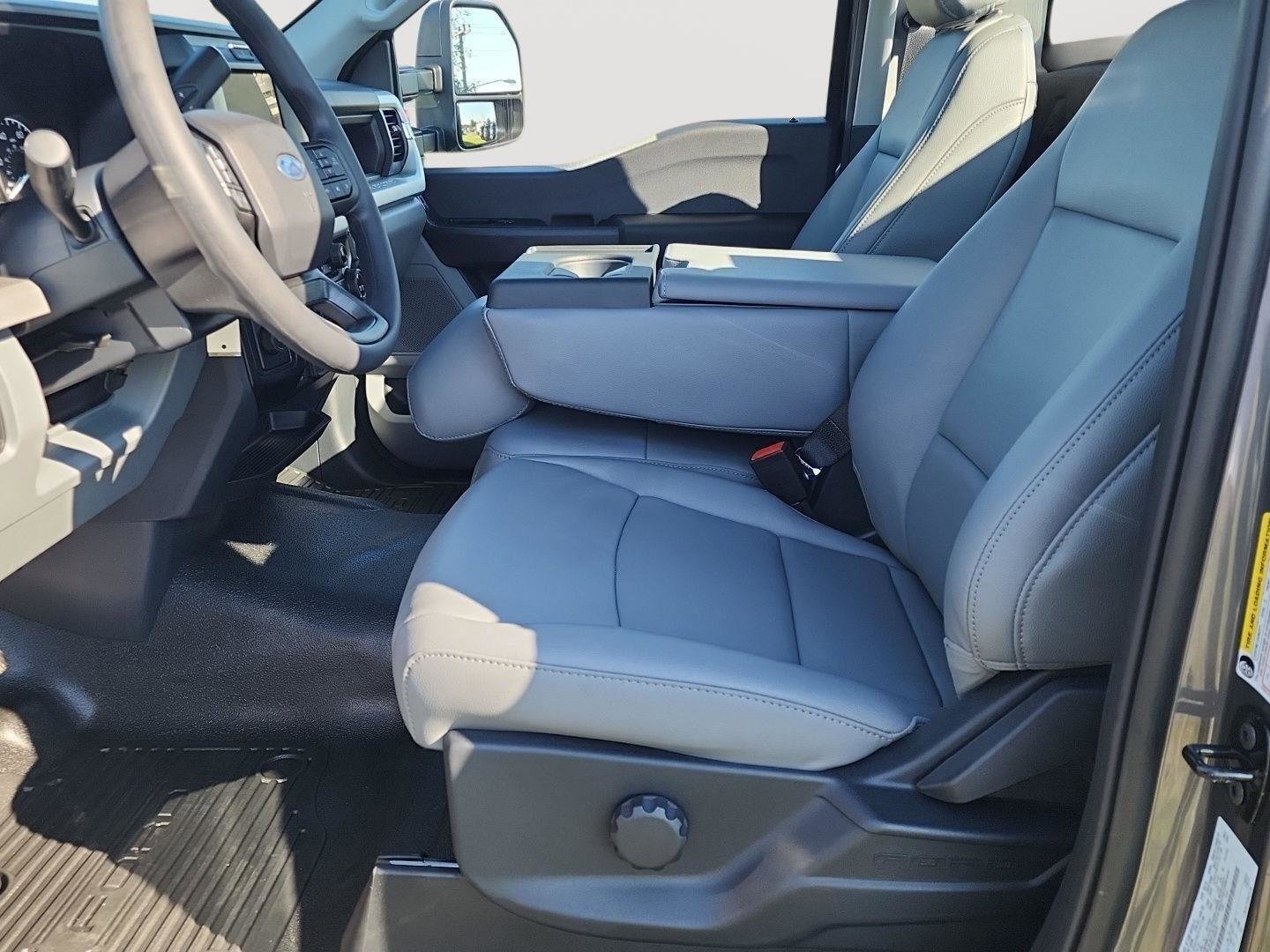 2026 Ford F-350 Super Duty XL - Photo 12