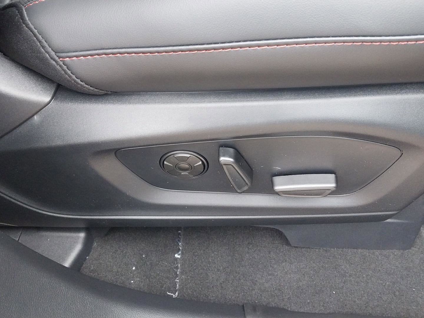2026 Ford Explorer ST - Photo 18