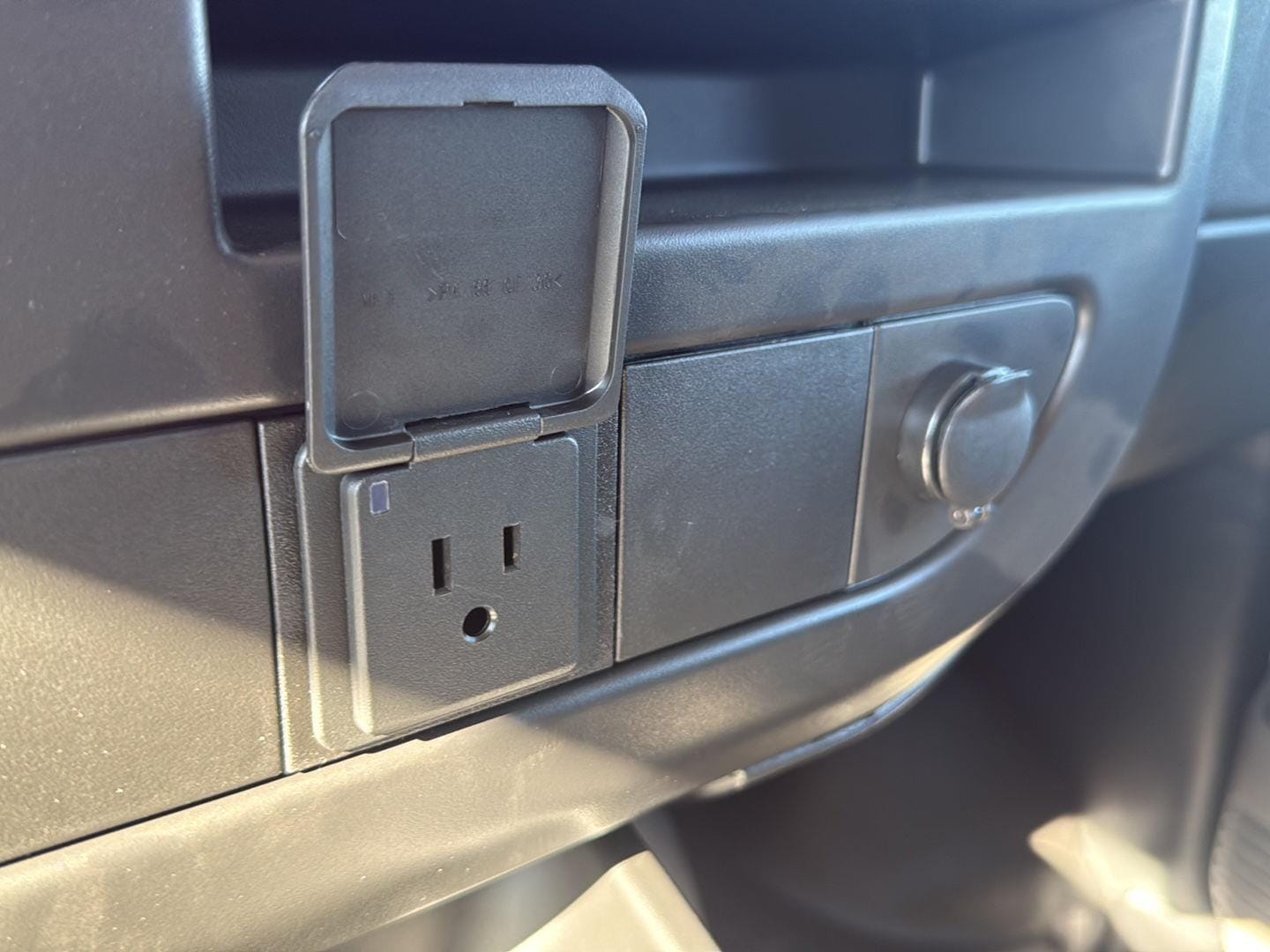2025 GMC Savana Cargo Work Van - Photo 22