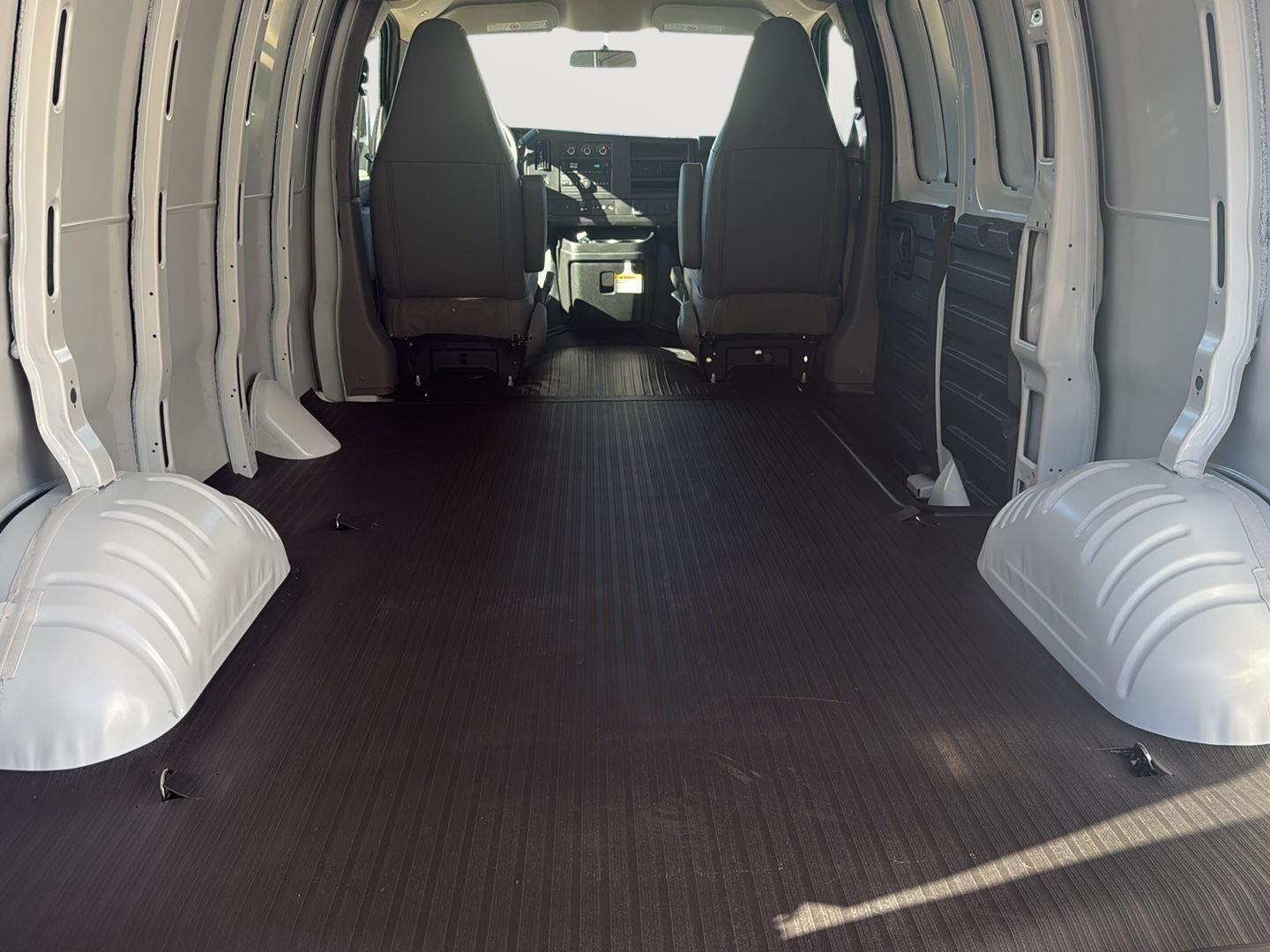 2025 GMC Savana Cargo Work Van - Photo 11