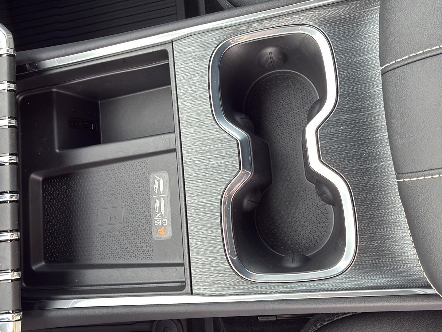 2026 GMC Acadia Elevation - Photo 15