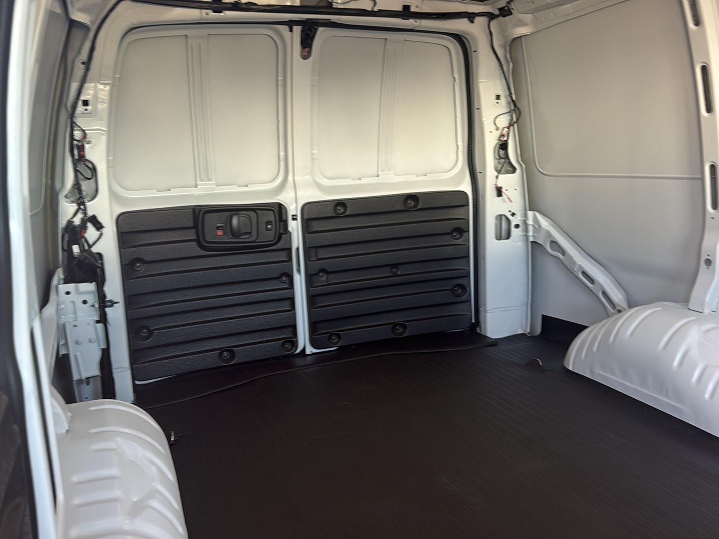 2025 GMC Savana Cargo Work Van - Photo 13