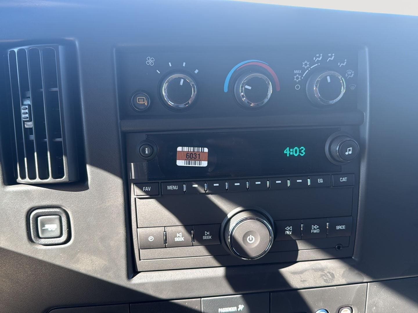2025 GMC Savana Cargo Work Van - Photo 19