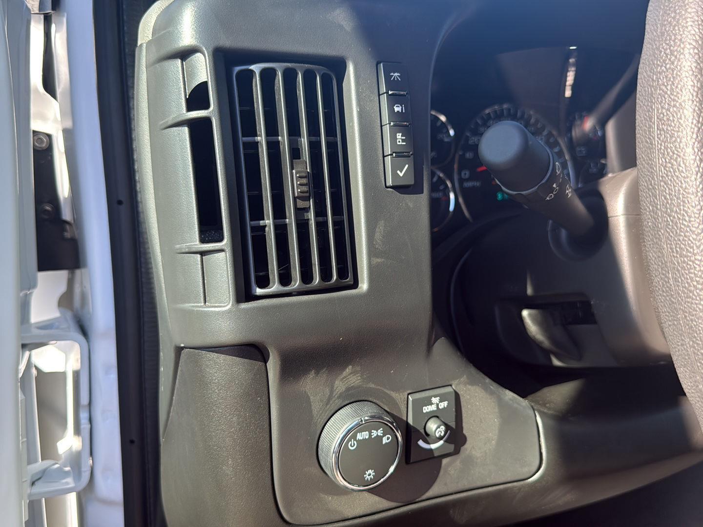 2025 GMC Savana Cargo Work Van - Photo 15