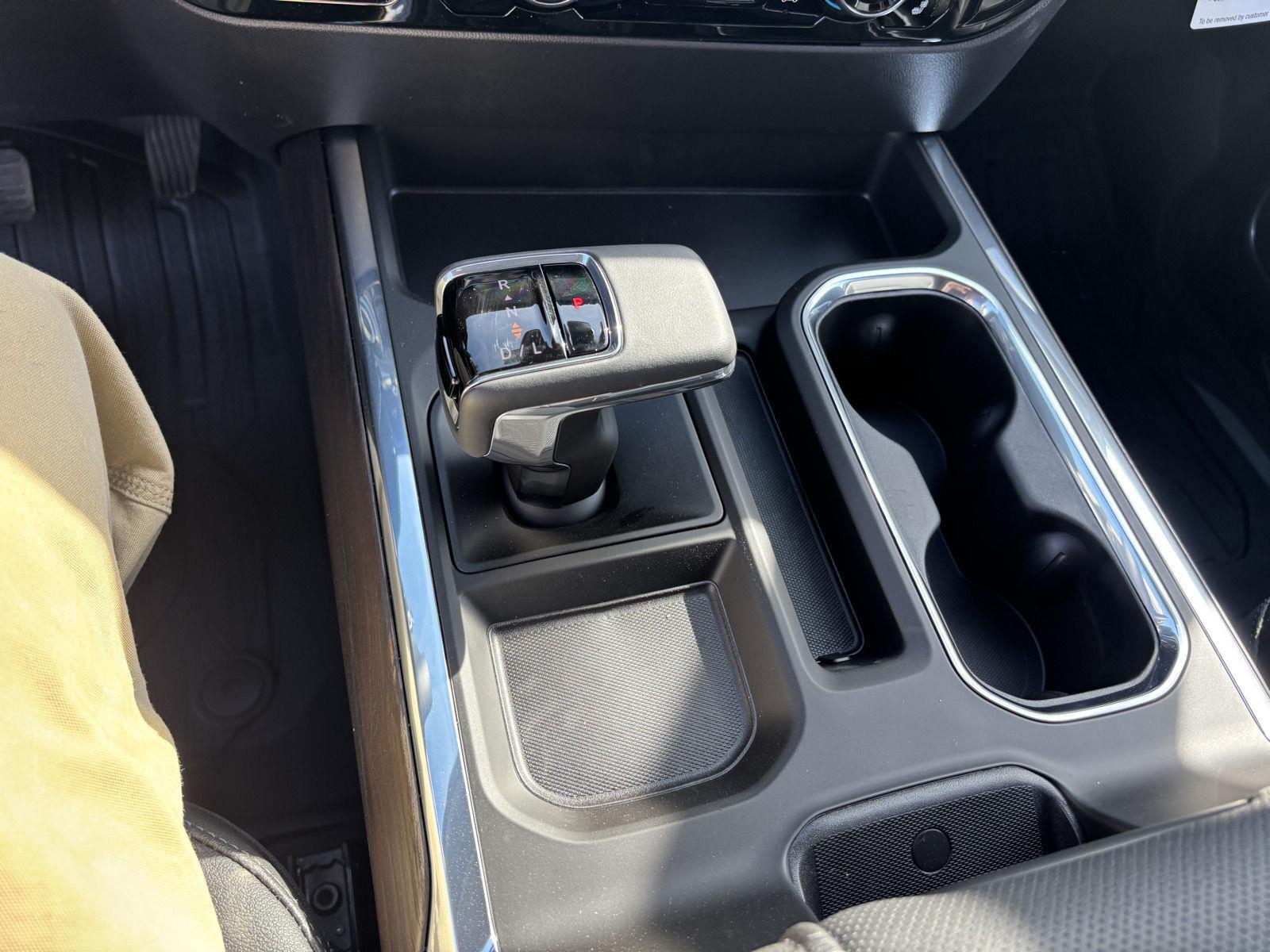 2026 GMC Sierra 1500 SLT - Photo 14