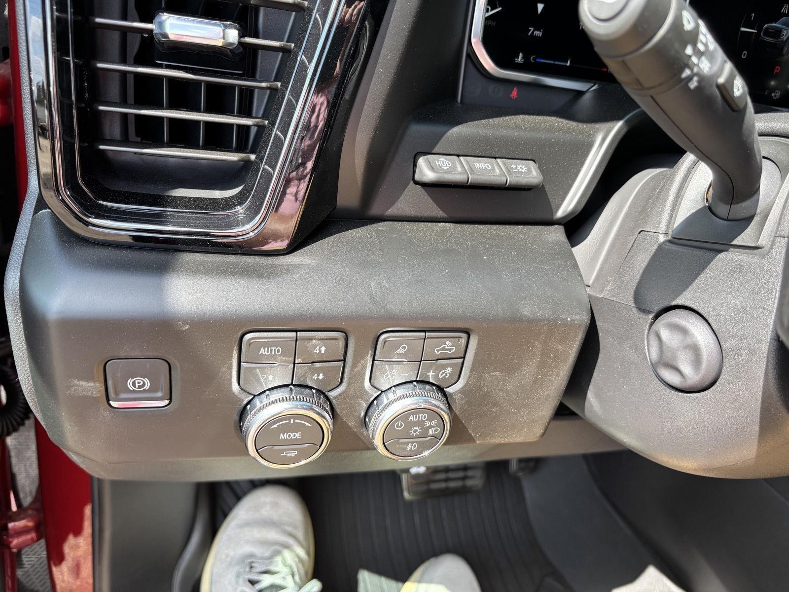 2026 GMC Sierra 1500 AT4X - Photo 18