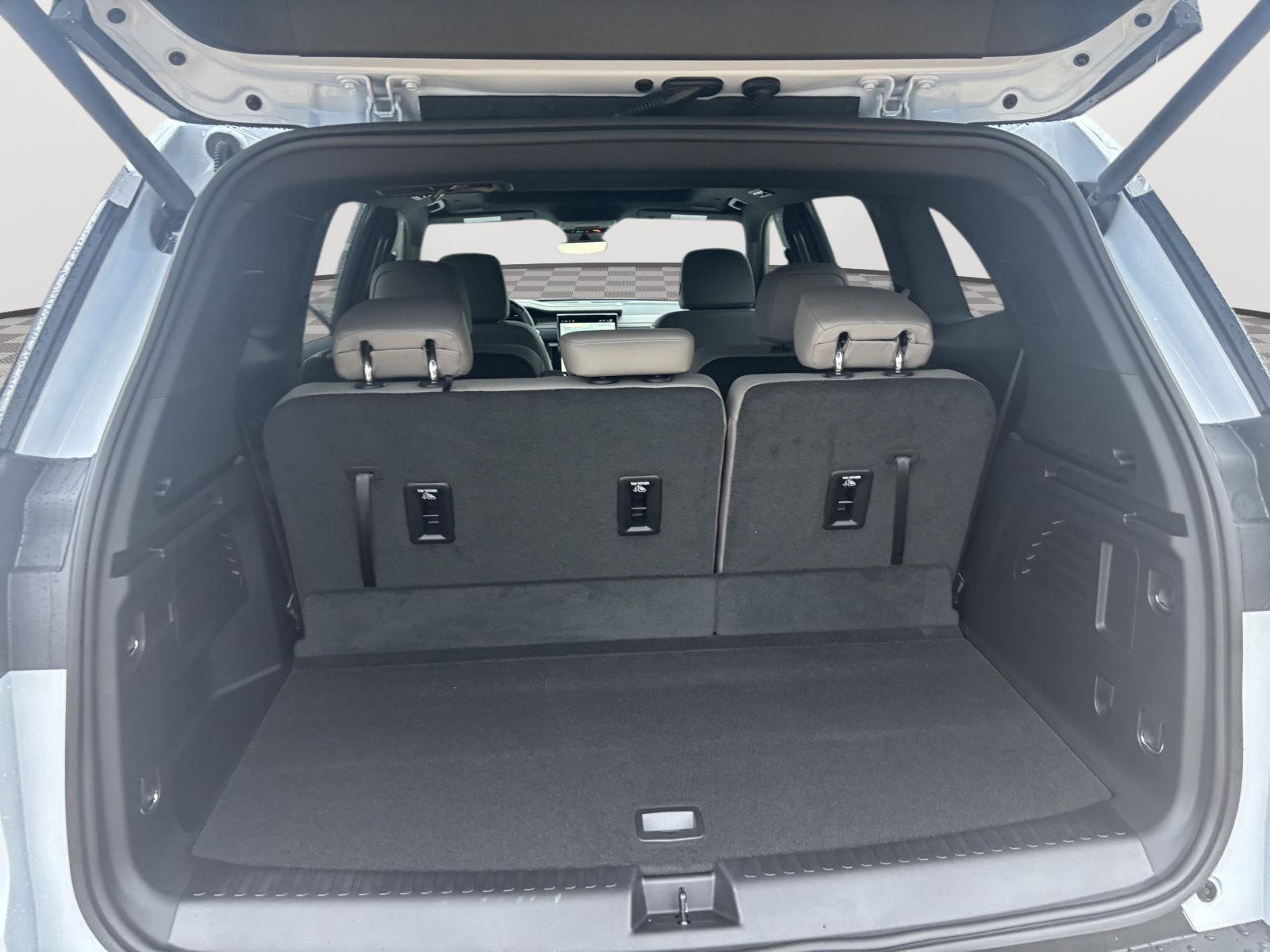 2026 GMC Acadia Elevation - Photo 25