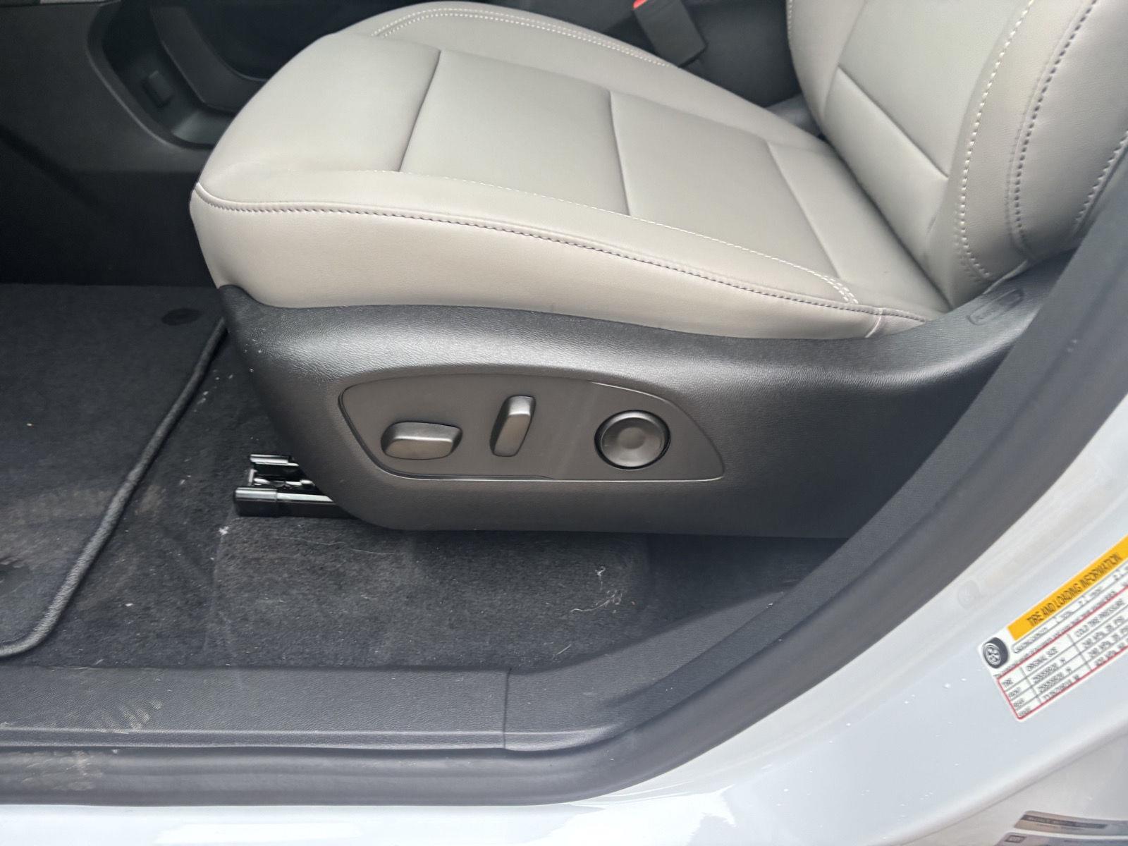 2026 GMC Acadia Elevation - Photo 21