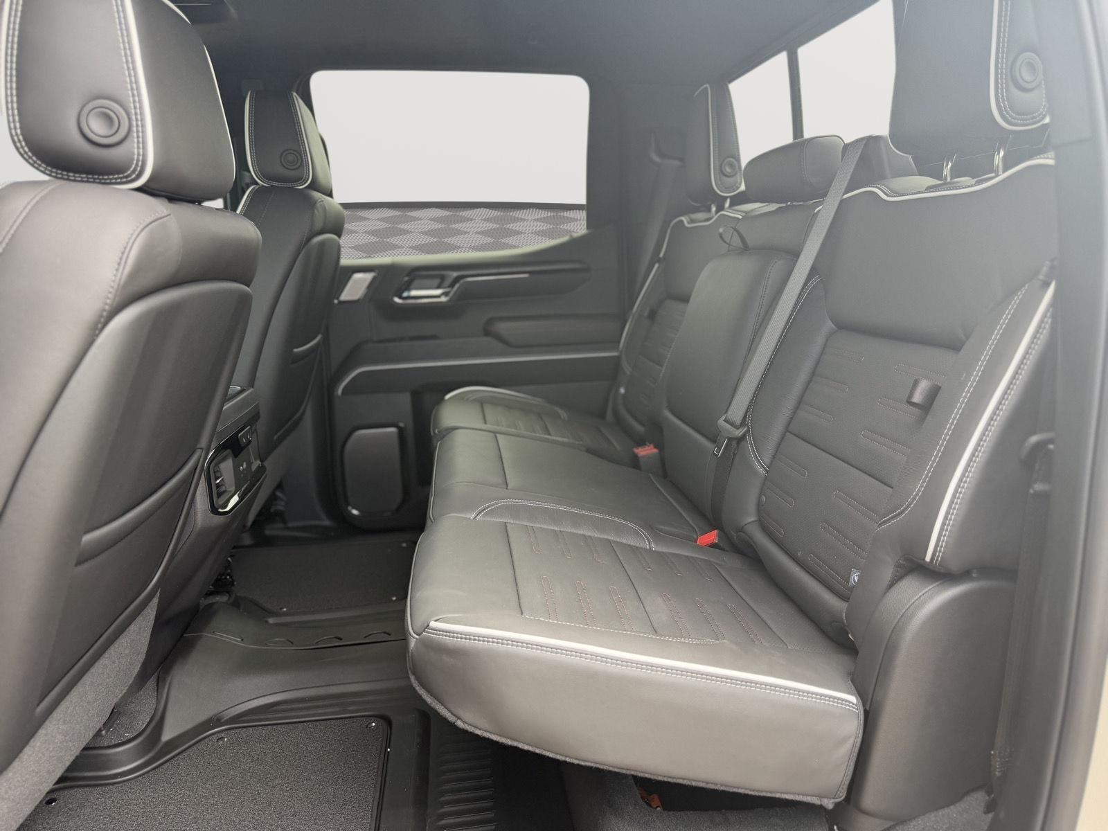 2026 GMC Sierra 1500 AT4X - Photo 23
