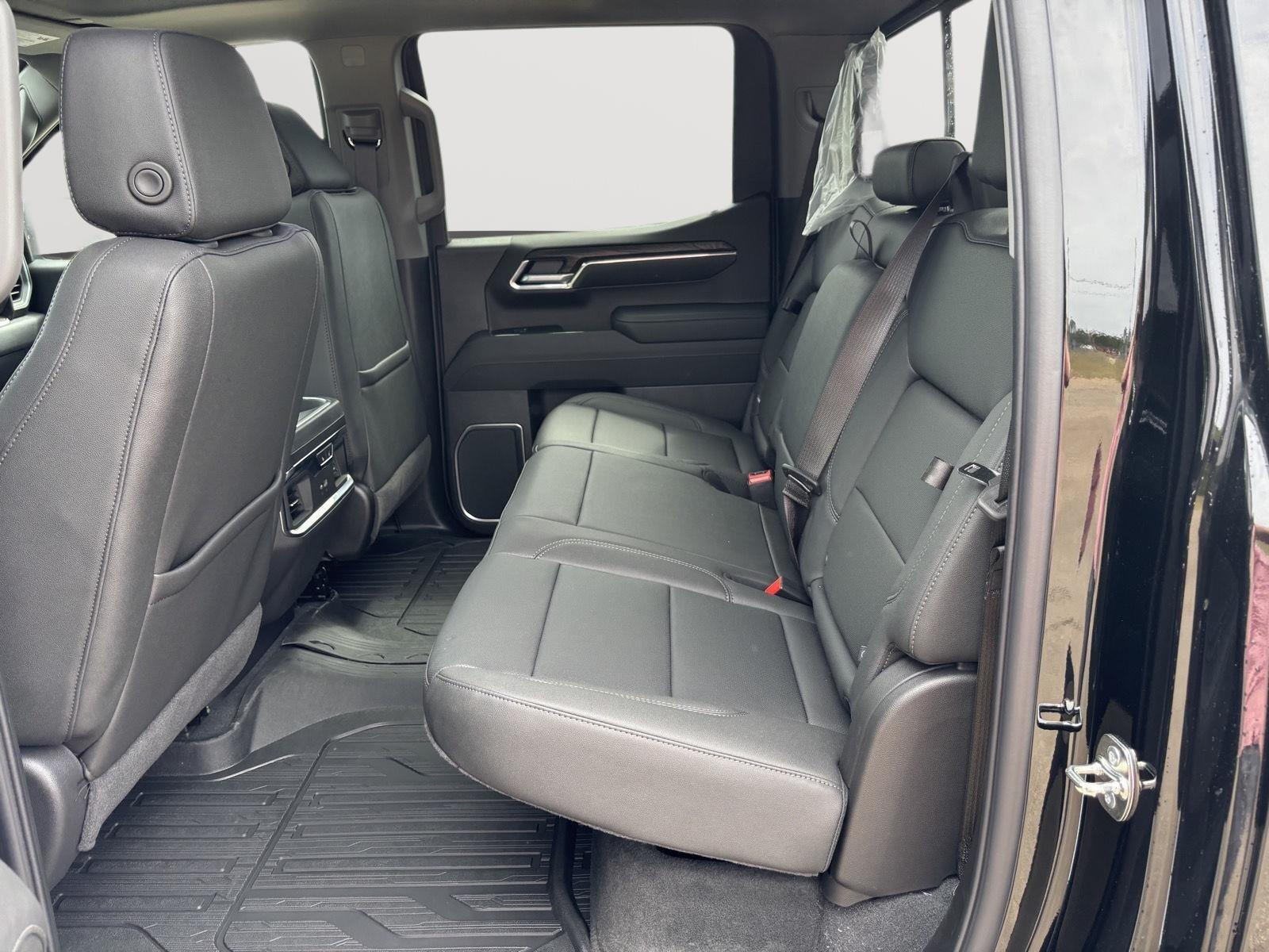 2026 GMC Sierra 1500 SLT - Photo 23