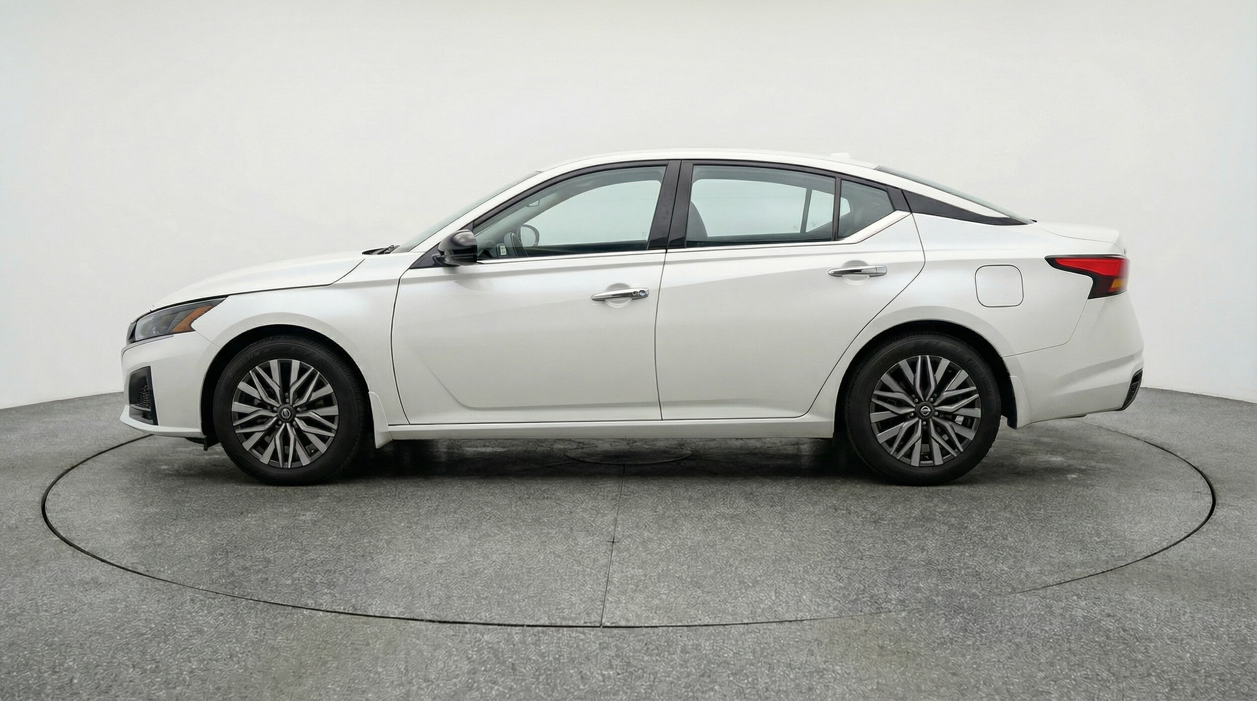 Thumbnail: 2025 Nissan Altima - 4