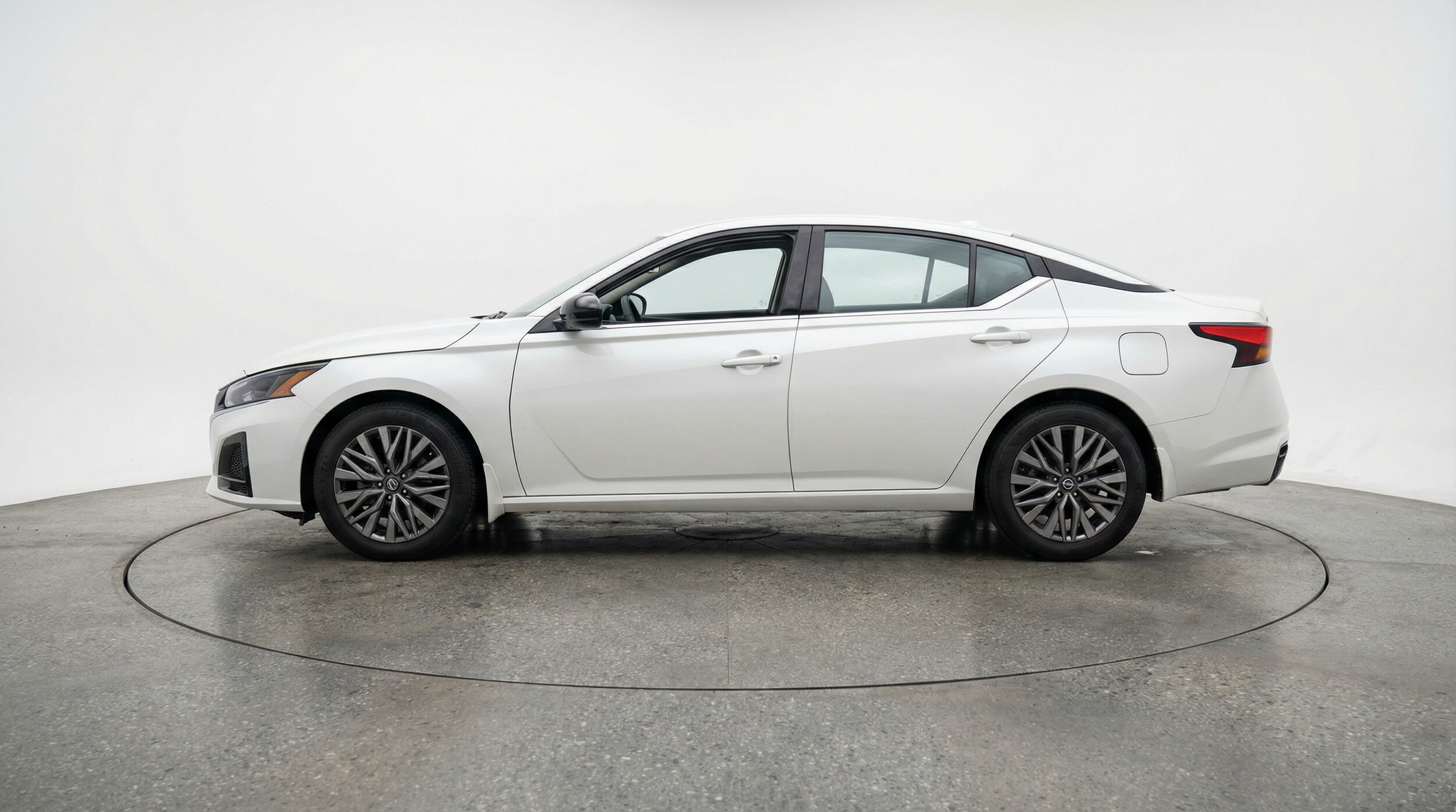 Thumbnail: 2025 Nissan Altima - 4