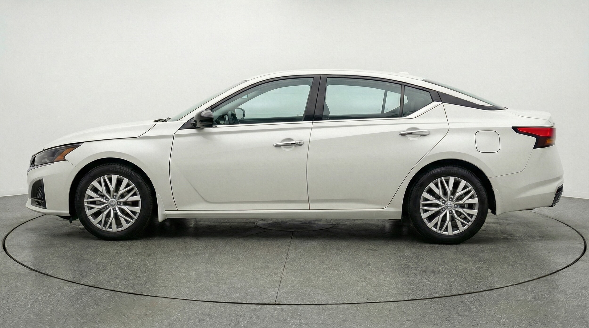 Thumbnail: 2025 Nissan Altima - 4