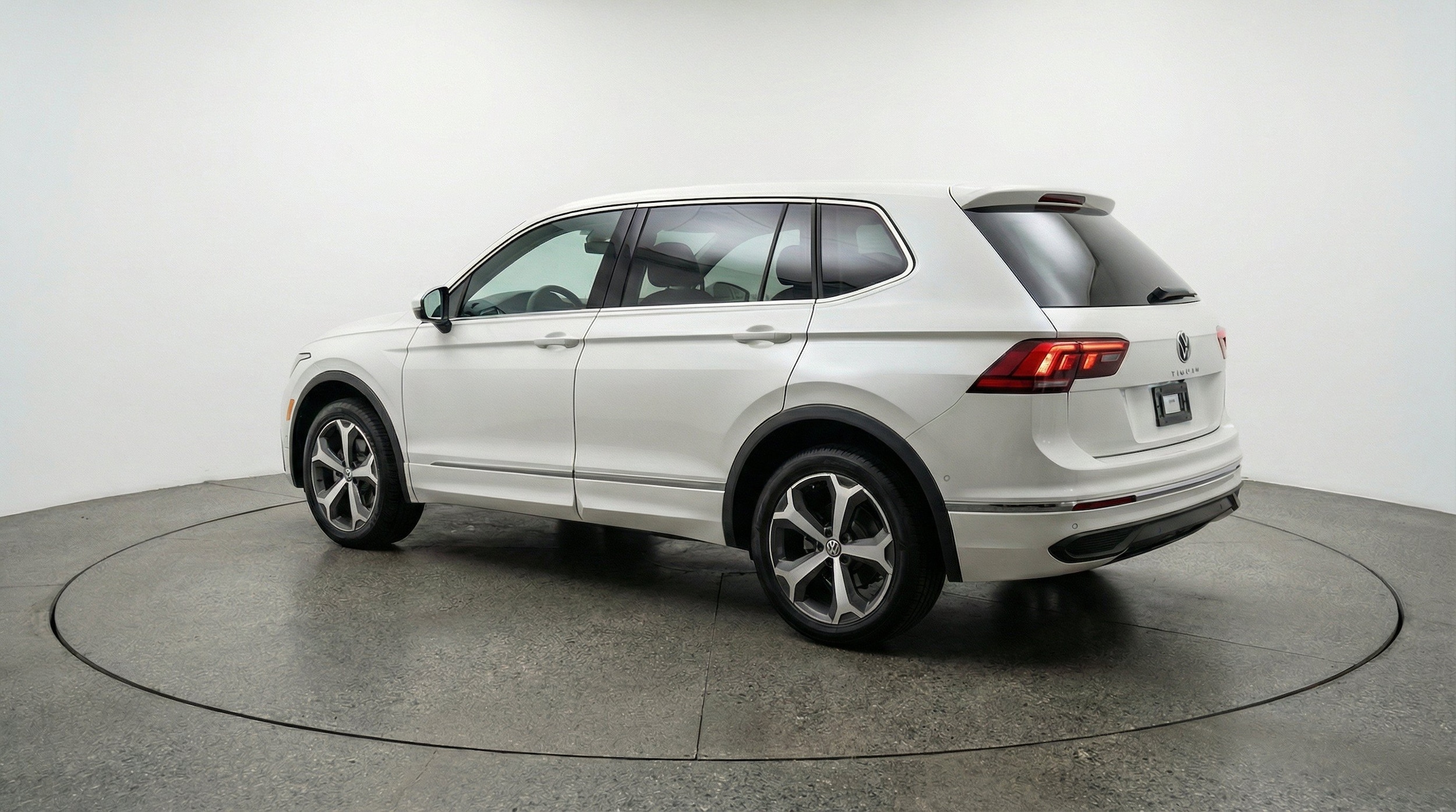 Thumbnail: 2026 Volkswagen Tiguan - 6