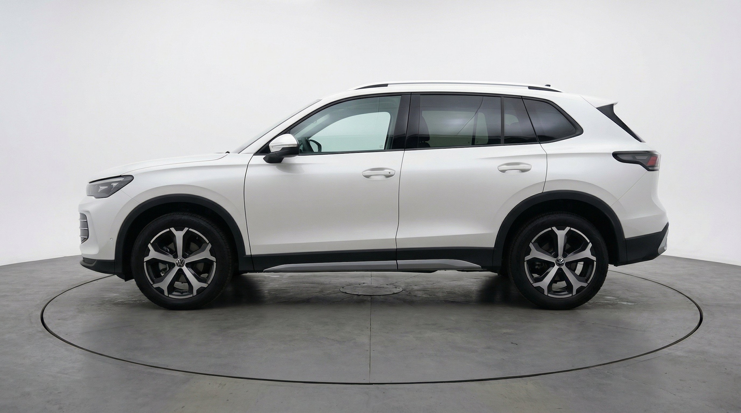 Thumbnail: 2026 Volkswagen Tiguan - 5