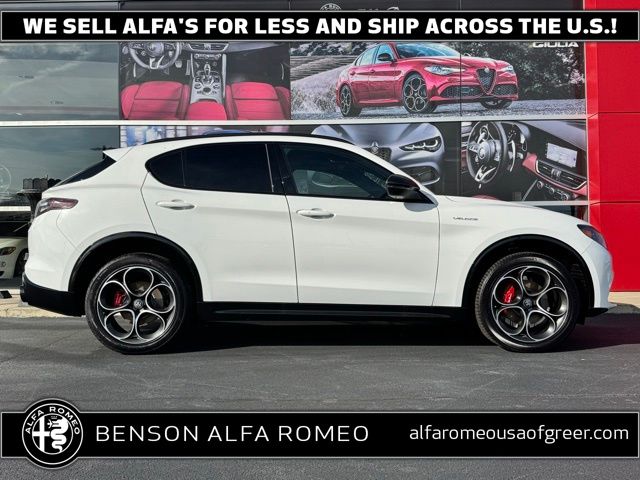 2025 Alfa Romeo Stelvio Base
