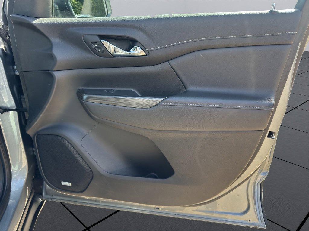 2023 GMC Acadia SLT - Photo 12