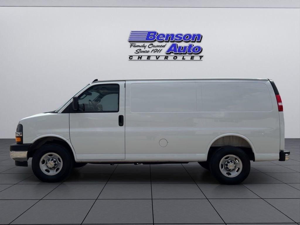 2025 Chevrolet Express Cargo Work Van - Photo 13