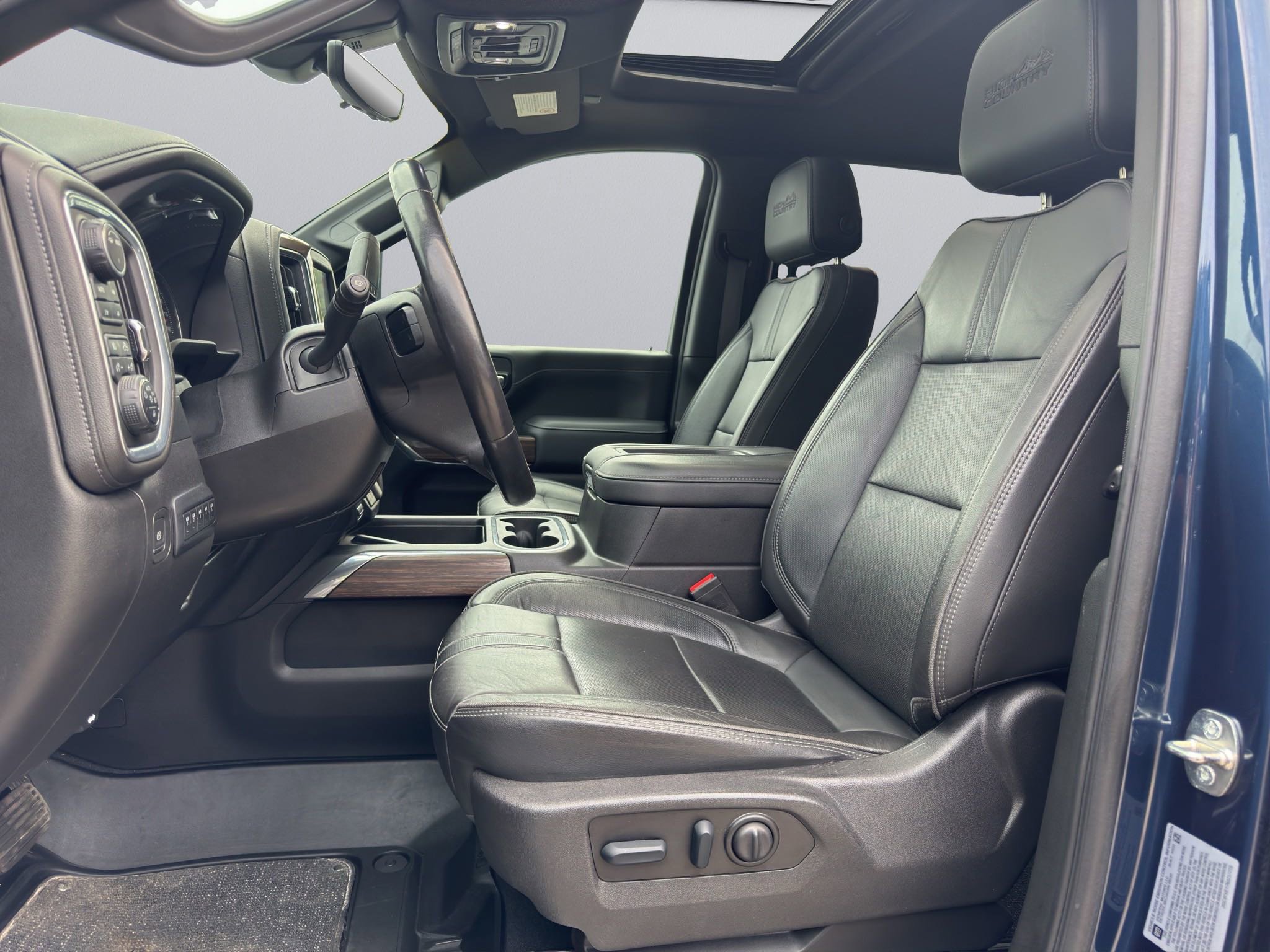 2022 Chevrolet Silverado 3500HD High Country photo 3