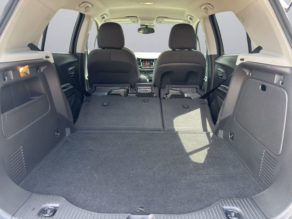 2022 Chevrolet Trax LS - Photo 9
