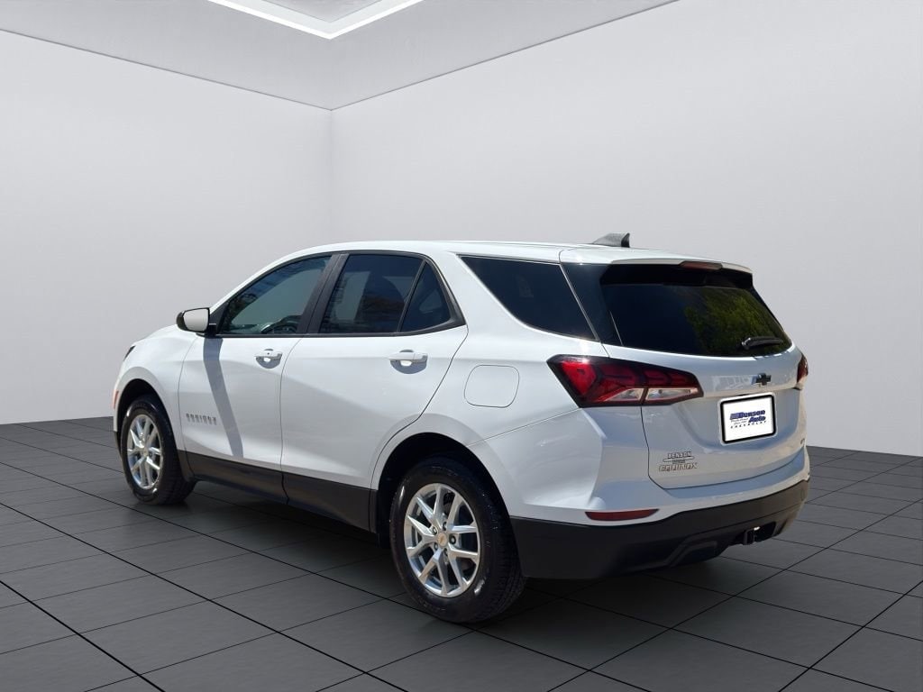 2022 Chevrolet Equinox LS - Photo 15