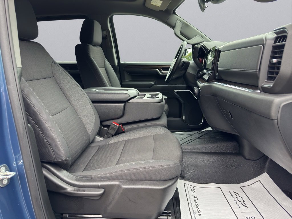 2024 Chevrolet Silverado 1500 LT - Photo 11