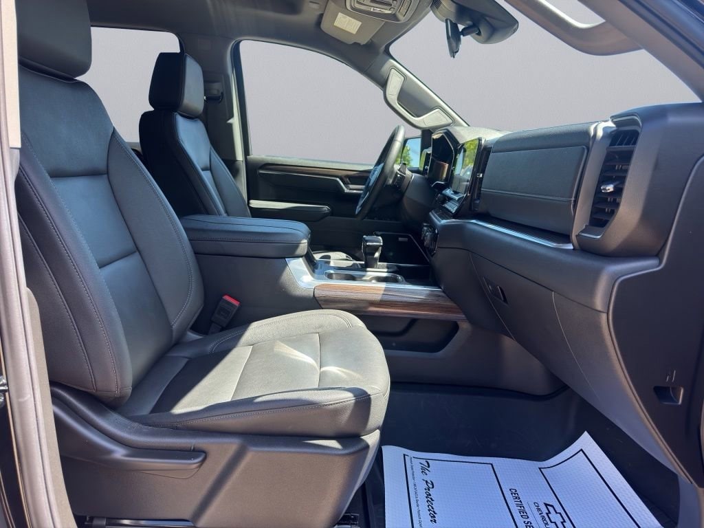 2025 Chevrolet Silverado 1500 LT Trail Boss - Photo 10