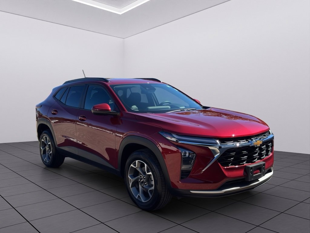 2025 Chevrolet Trax LT - Photo 18