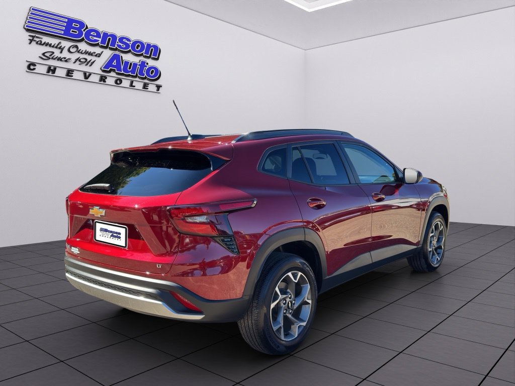 2025 Chevrolet Trax LT - Photo 16