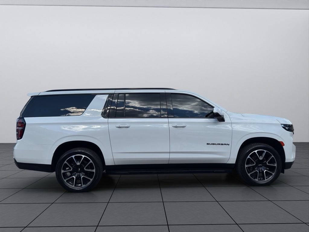 2023 Chevrolet Suburban RST - Photo 20