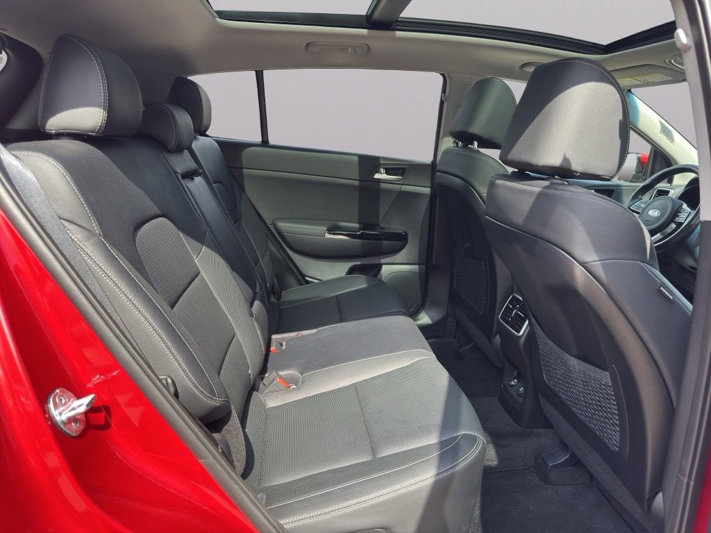 2022 Kia Sportage EX - Photo 10