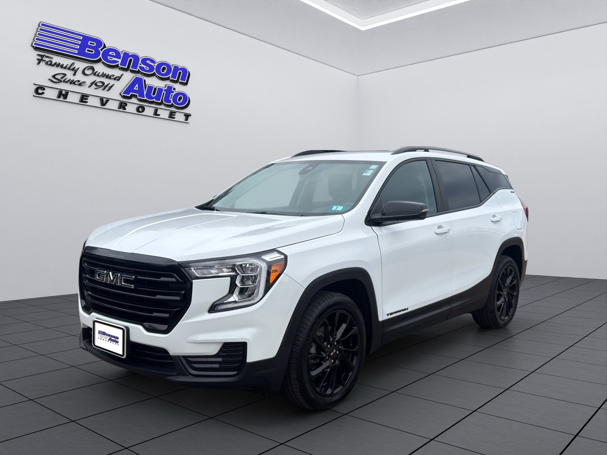 2023 GMC Terrain SLE's photo