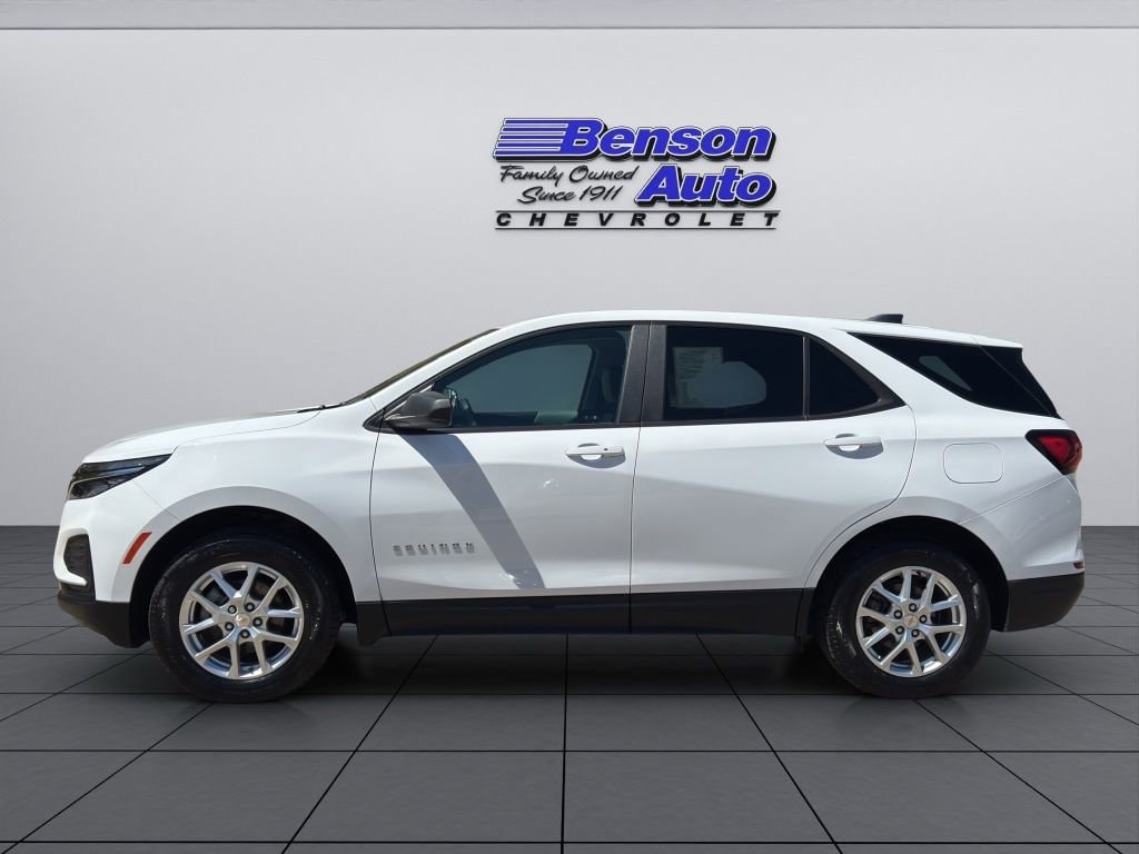 2022 Chevrolet Equinox LS - Photo 14