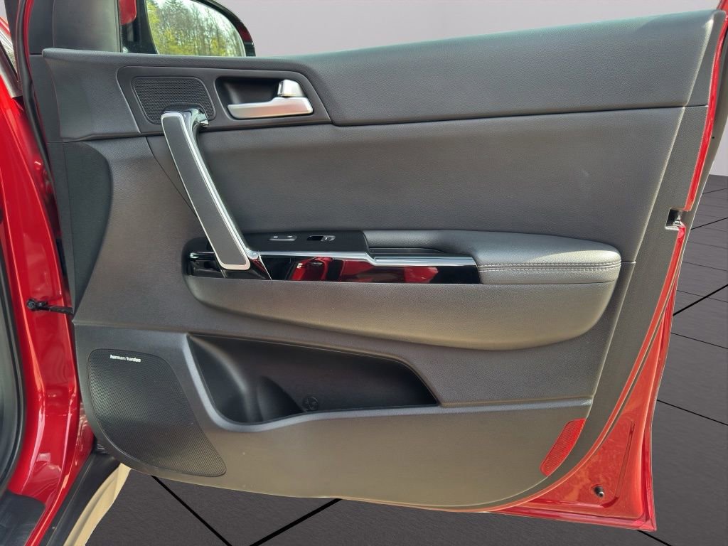 2022 Kia Sportage EX - Photo 11