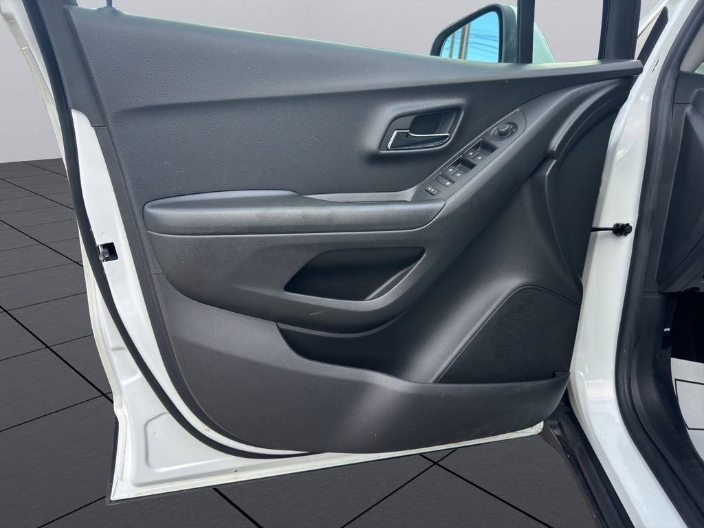 Used 2022 Chevrolet Trax LT SUV