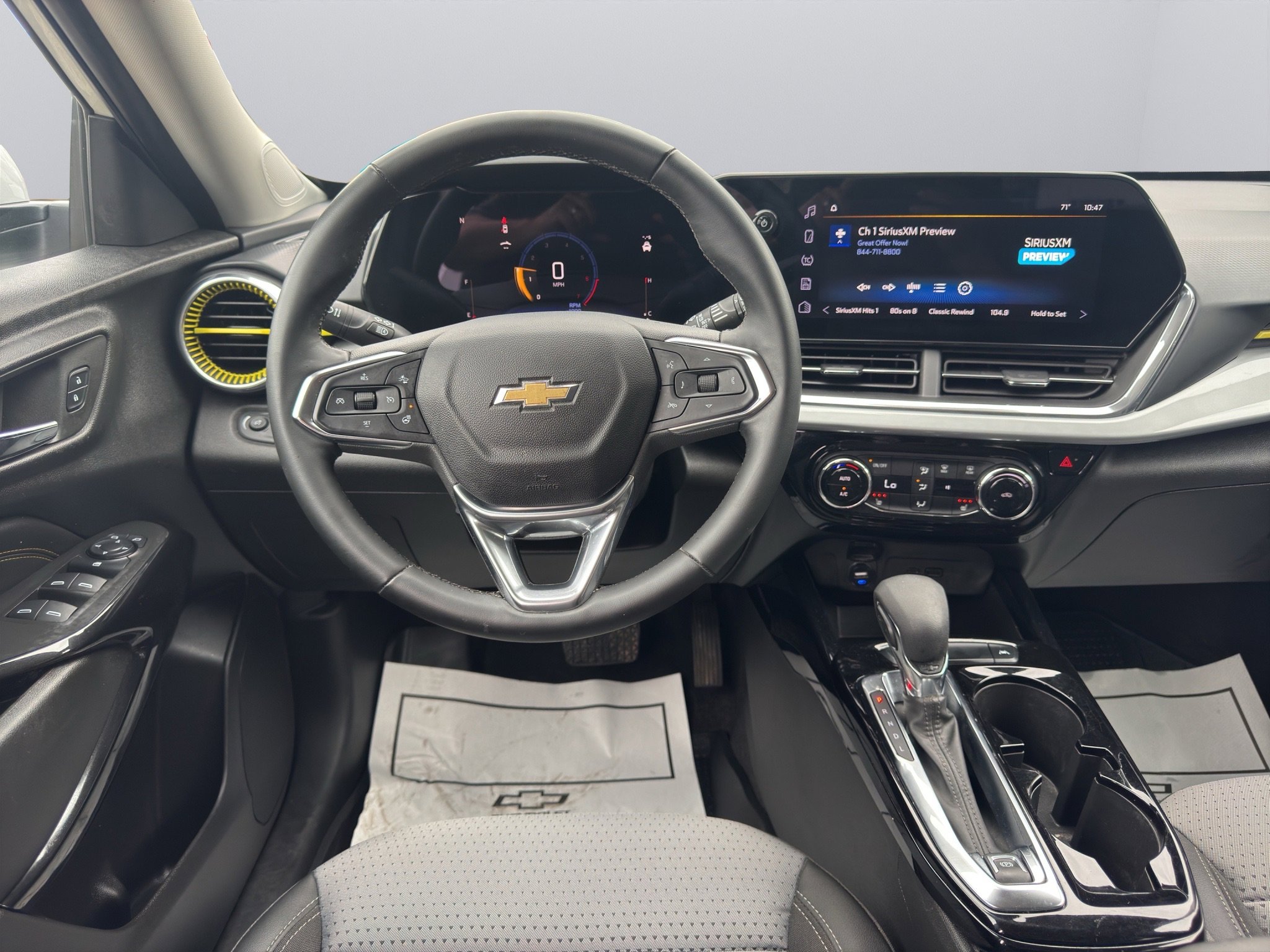 2024 Chevrolet Trax LT photo 2
