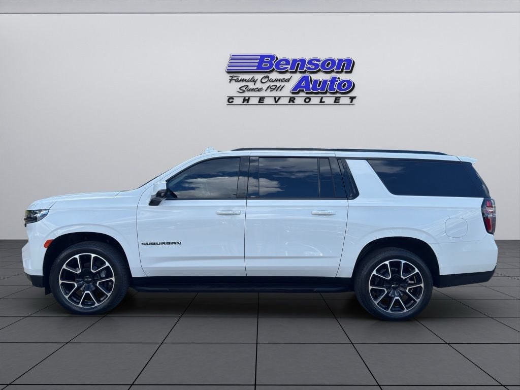 2023 Chevrolet Suburban RST - Photo 16