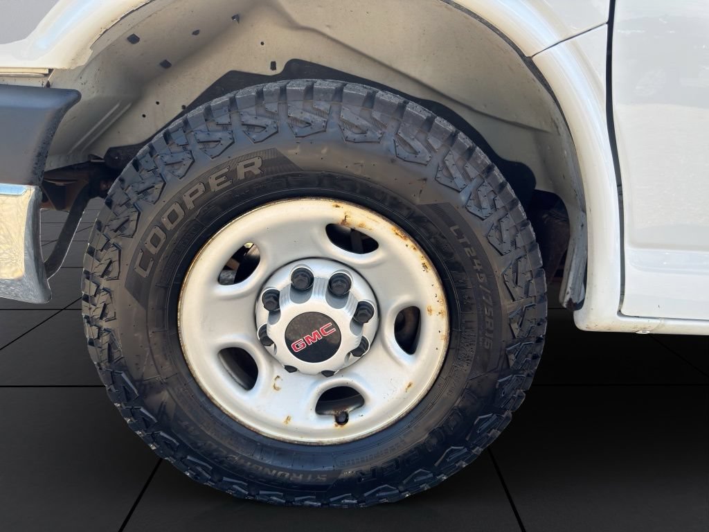 2021 GMC Savana Cargo Work Van - Photo 19
