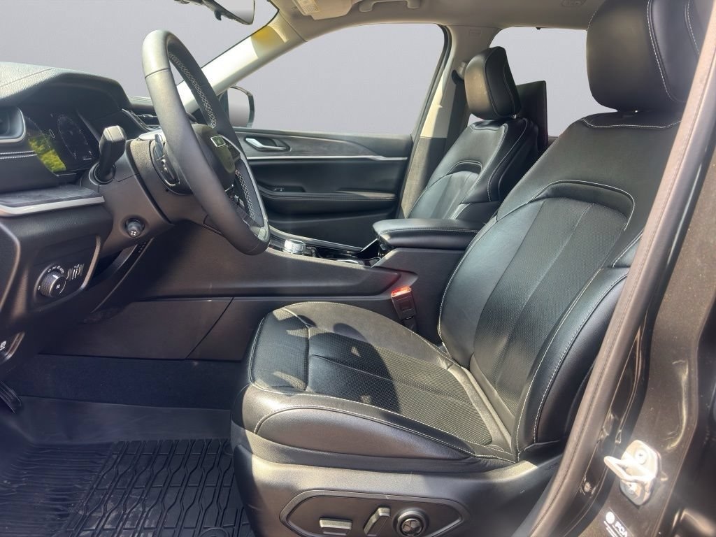 Used 2023 Jeep Grand Cherokee L Limited 4x4 SUV