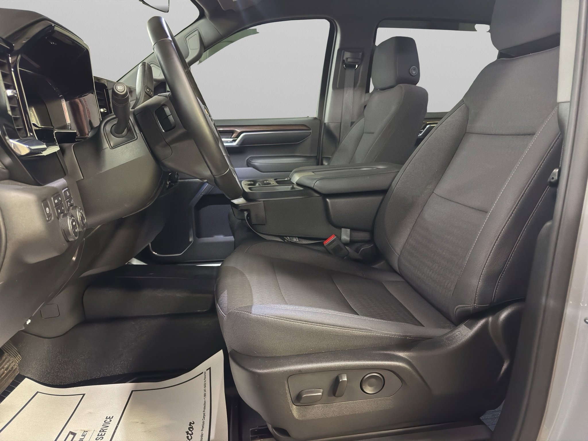 2024 Chevrolet Silverado 1500 LT photo 3