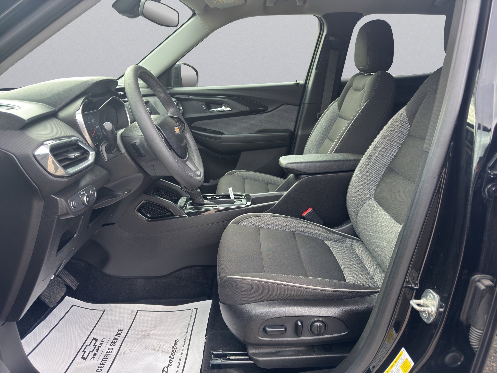 2021 Chevrolet Trailblazer LT photo 3