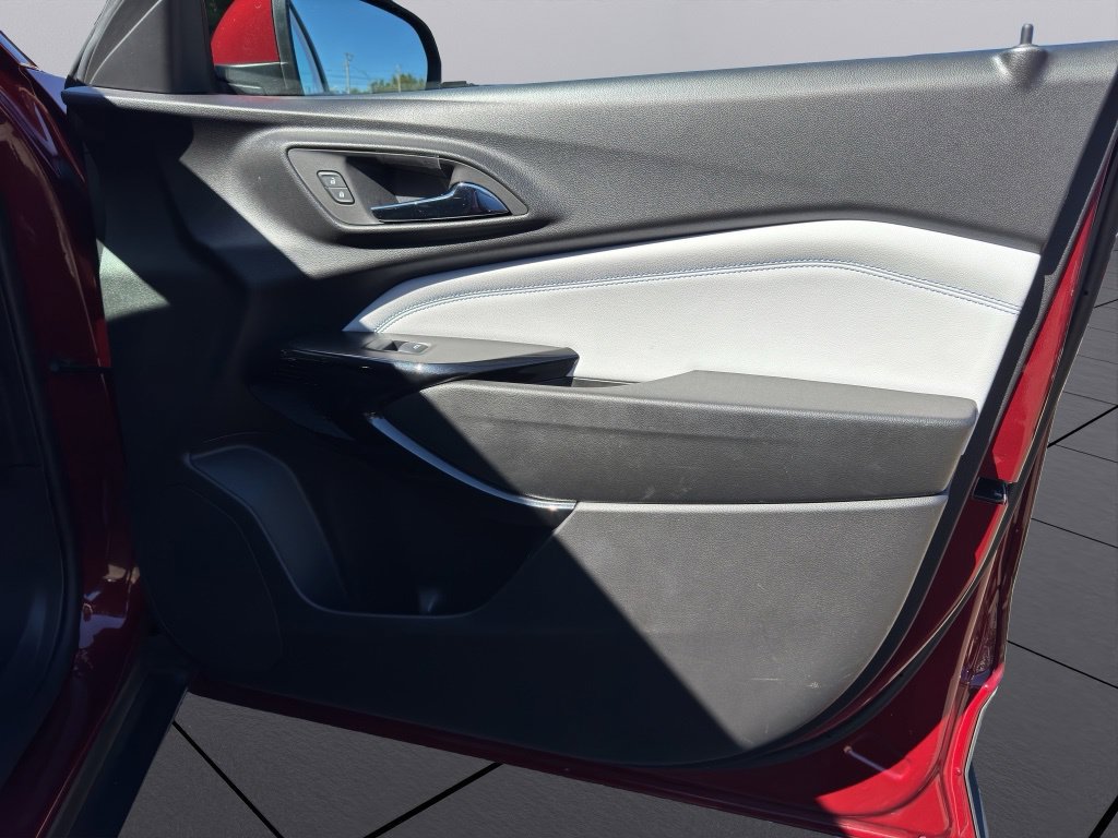 2025 Chevrolet Trax LT - Photo 10