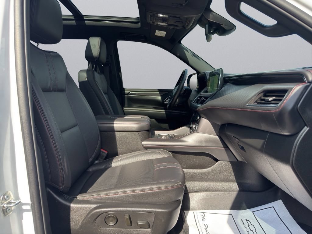 2023 Chevrolet Suburban RST - Photo 13