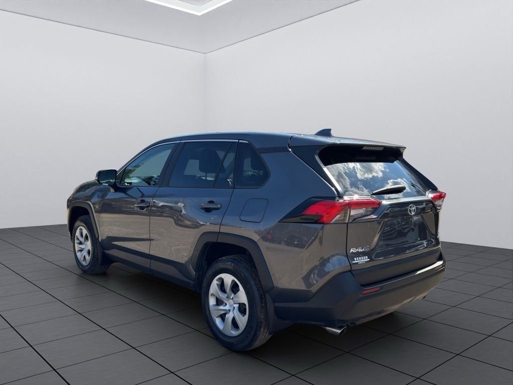 2023 Toyota RAV4 LE - Photo 15