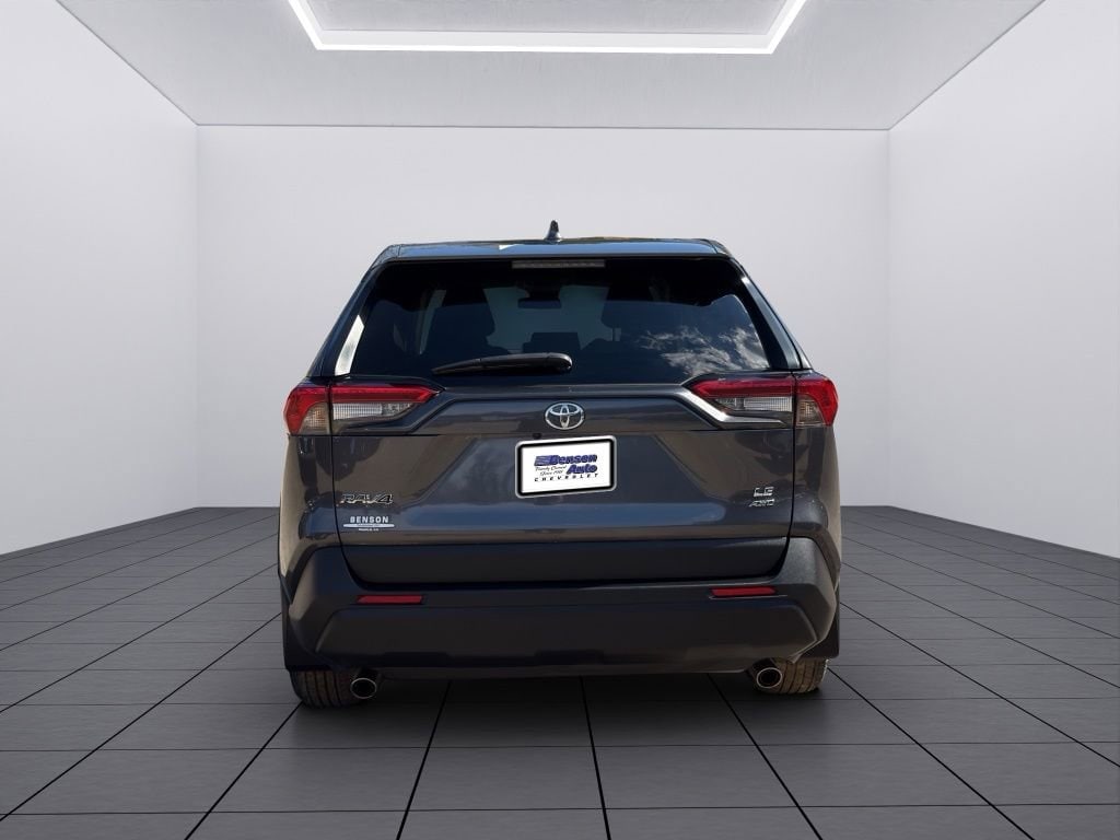 2023 Toyota RAV4 LE - Photo 16
