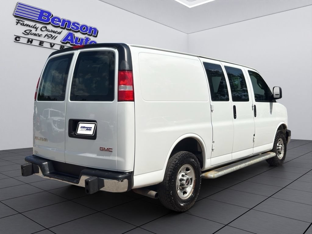 2021 GMC Savana Cargo Work Van - Photo 16