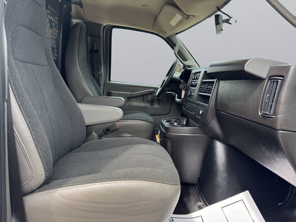 2025 Chevrolet Express Cargo Work Van - Photo 11