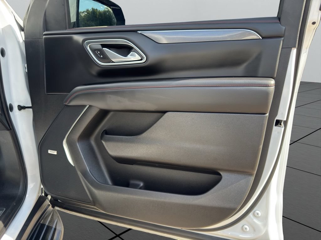 2023 Chevrolet Suburban RST - Photo 12