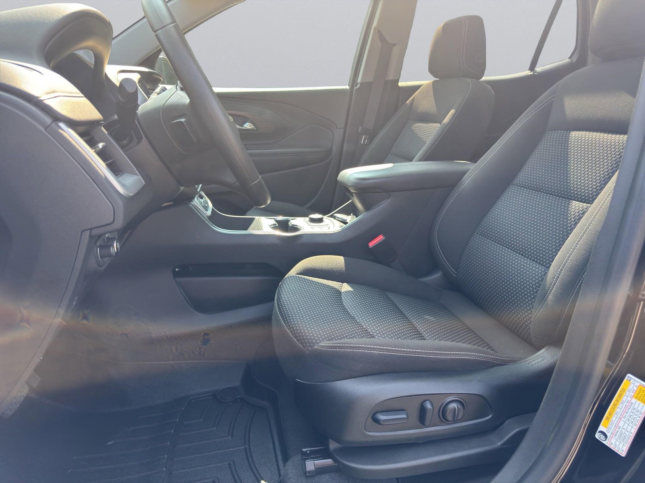 2022 Gmc Terrain SLE photo 2